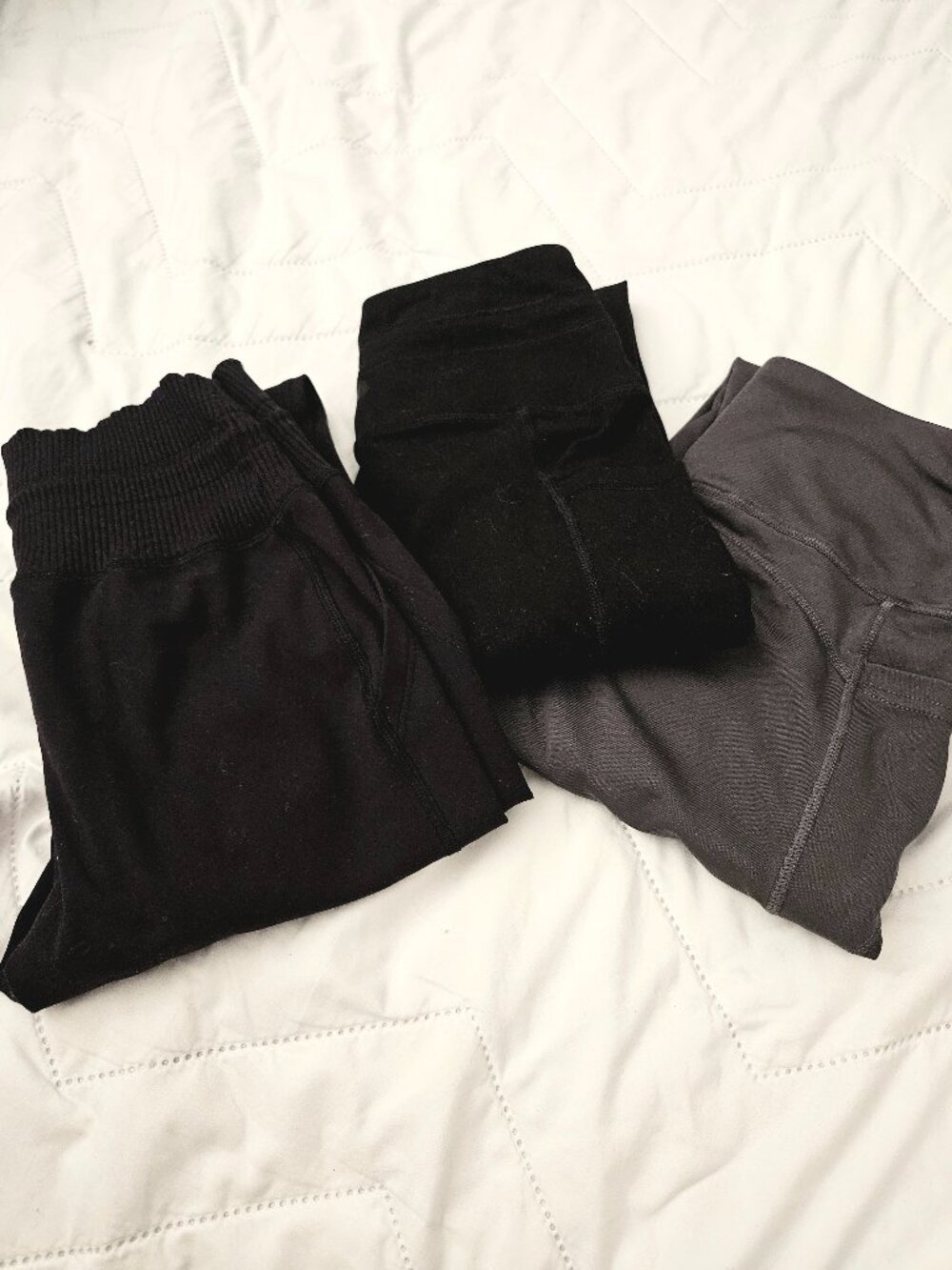 Set of 3 workout activewear leggings Black and Gray Size S and XS